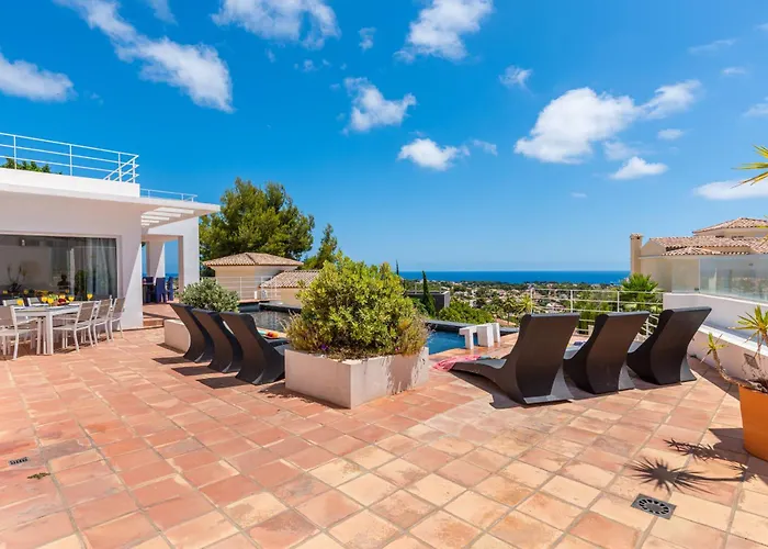 Moderna - Plusholidays *