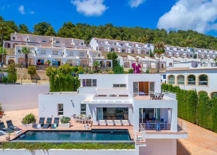 Moderna - Plusholidays *