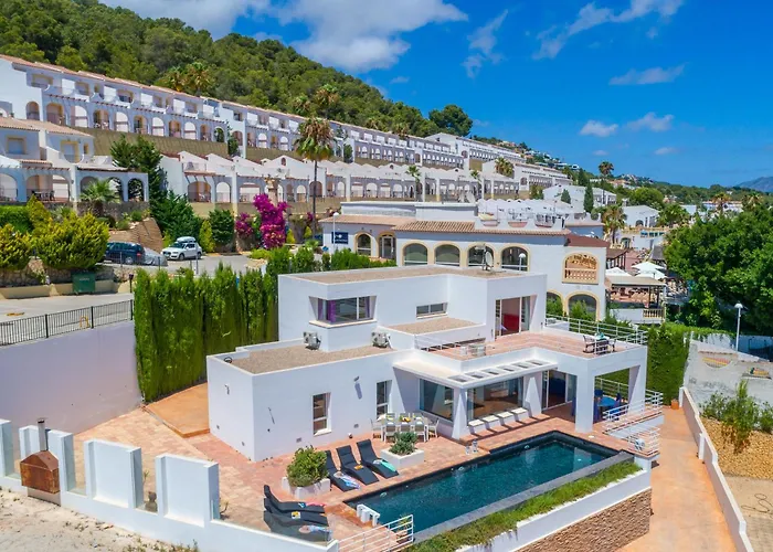 Villa Moderna - Plusholidays *