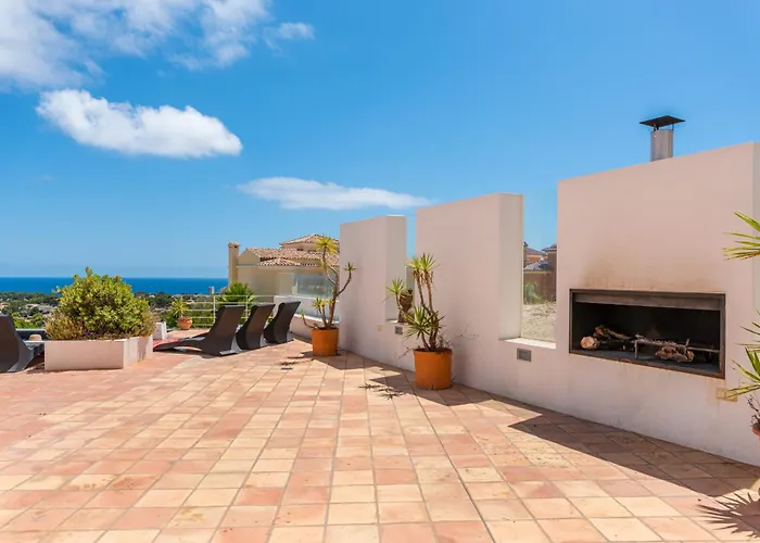 Moderna - Plusholidays *