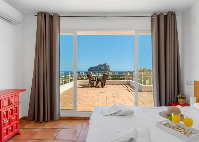 Moderna - Plusholidays